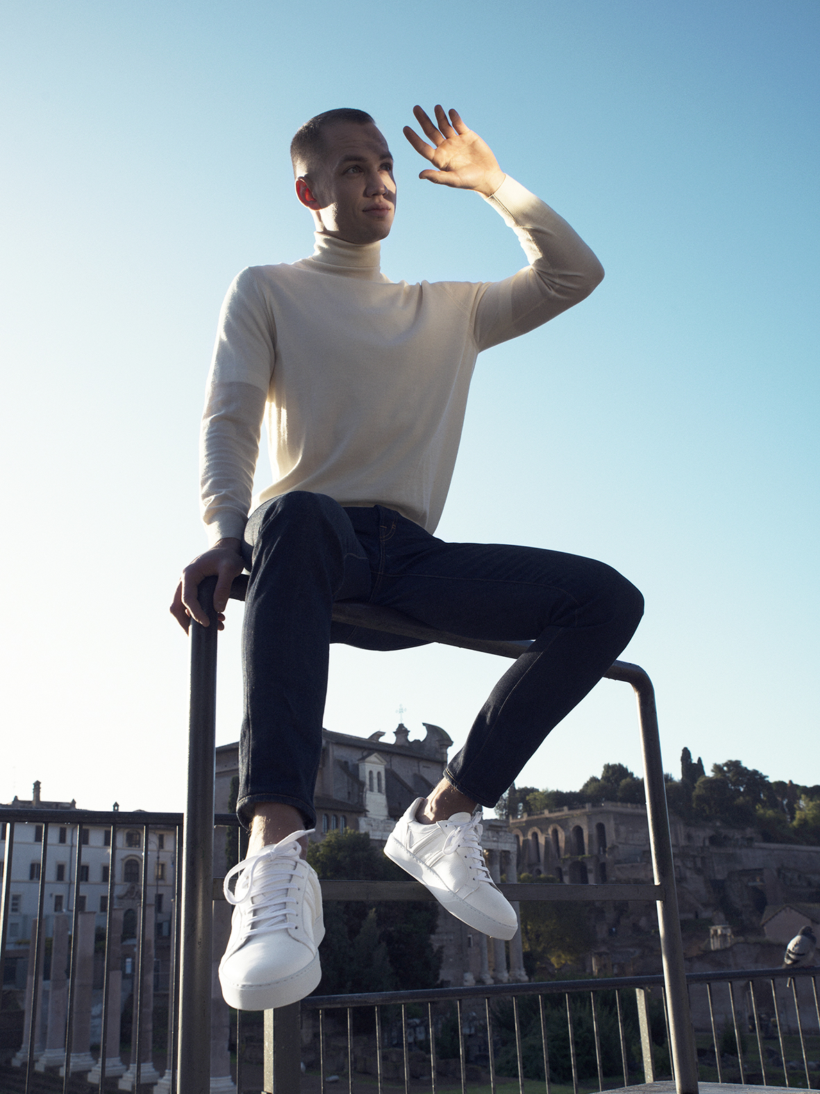 Urban White Leather Sneakers | VIVVANT